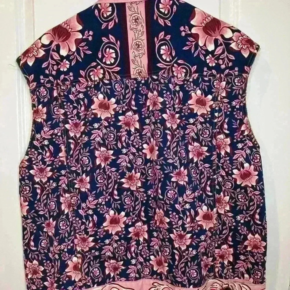 Farm Rio Vest - Floral Tapestry Pink XS - Picture 15 of 16